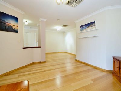 32 Argonaut Avenue , Waikiki