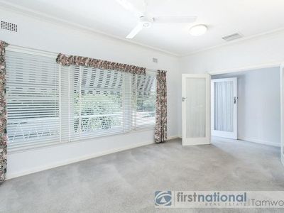 6 Varley Avenue, Tamworth