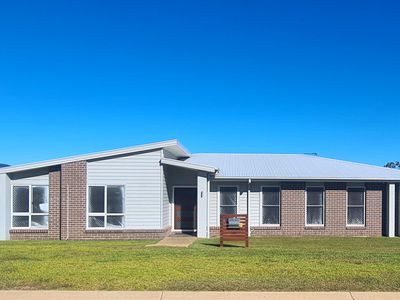 2 Bottlebrush Street, Norman Gardens
