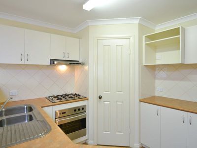 17 / 10 Great Eastern Highway, Somerville