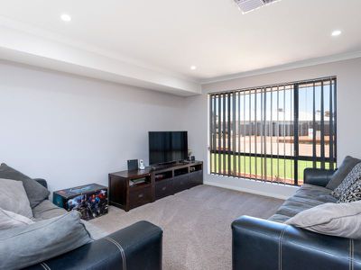 10 Tiru Close, Karlkurla