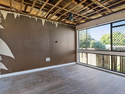 11 Elaine Street, North Booval