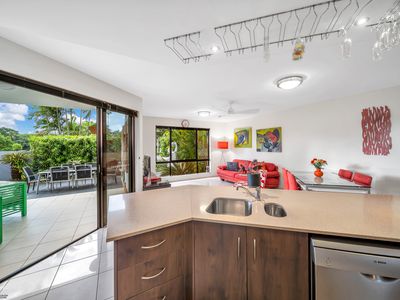 7 / 349-351 Lake Street, Cairns North