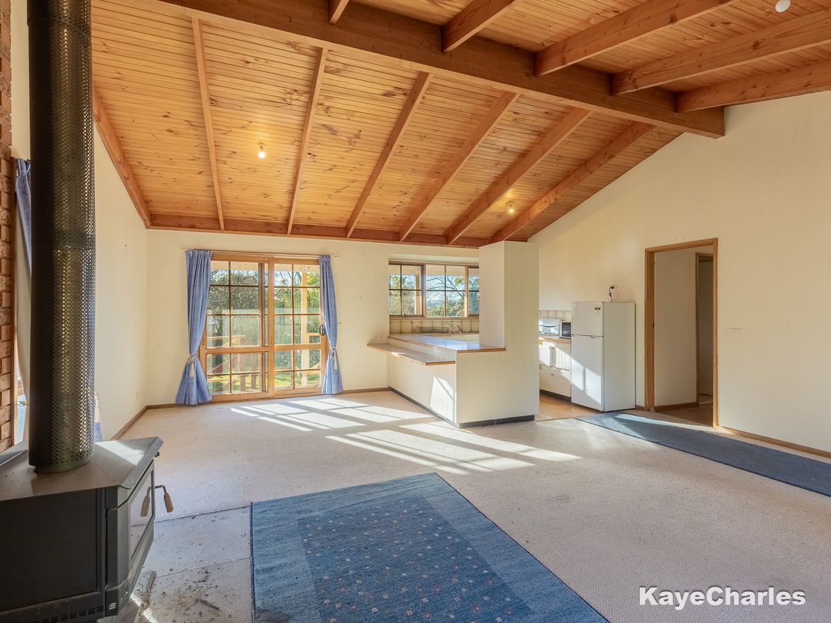 63 Beaconsfield-Emerald Road, Beaconsfield Upper