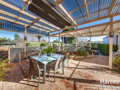 4 Lambie Place, Florey