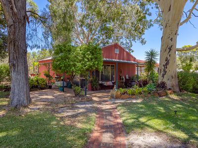 8 Boronia Road, Banjup