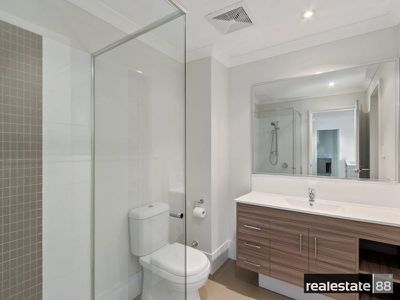 37 / 180 Stirling Street, Perth