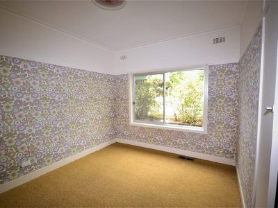 14 Mountain Avenue , Mount Beauty