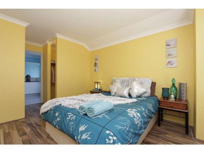 18 Tordera Pathway, Piara Waters