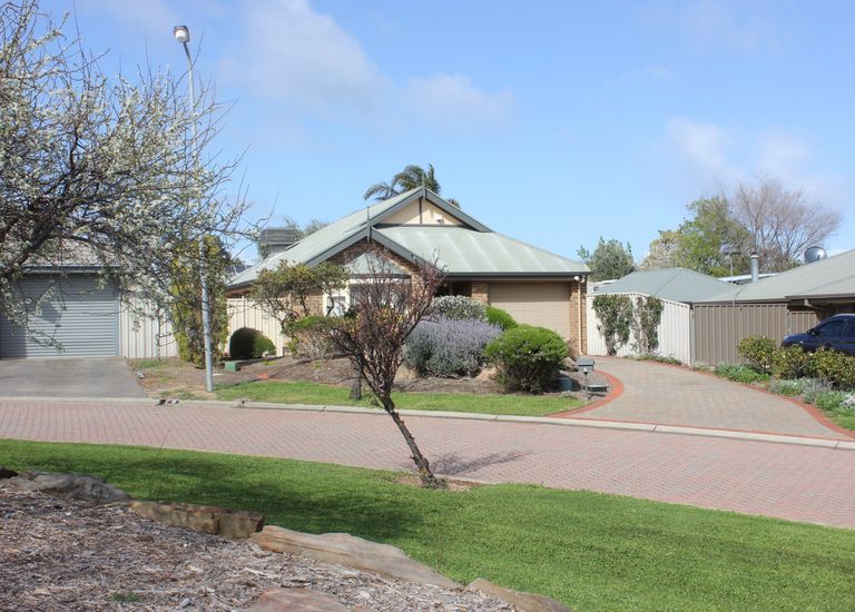 2 Phyllis Court, Trott Park