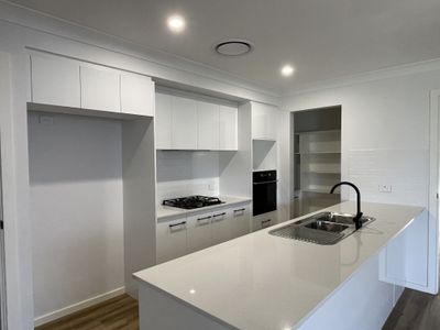 46 Evesham Circuit, Tamworth