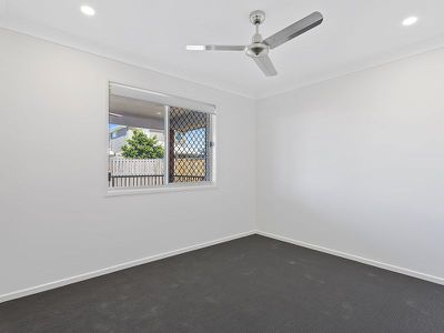 5 Apple Berry Avenue, Coomera