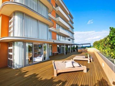 301-401 / 152 Campbell Parade, Bondi Beach