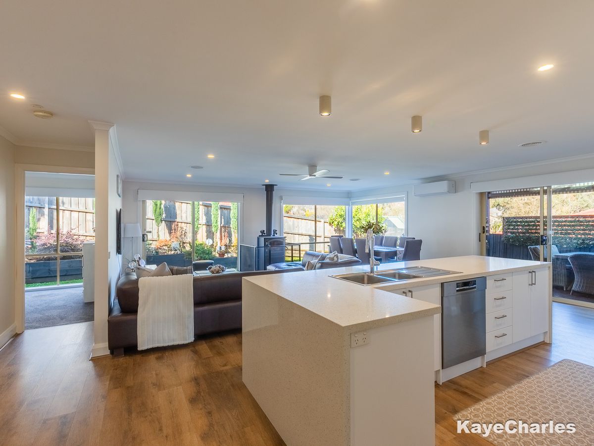 6 Mountain View Circuit, Beaconsfield