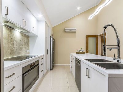 34 FORESHORE VISTA, Yanchep