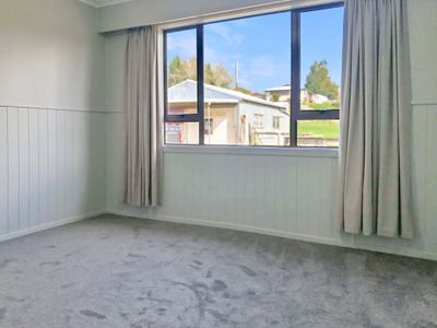 15 Sinclair Avenue, Nightcaps