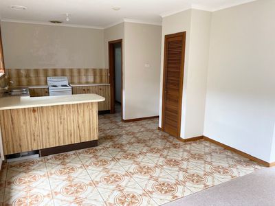 2 / 59 Woodville Park Drive, Hoppers Crossing