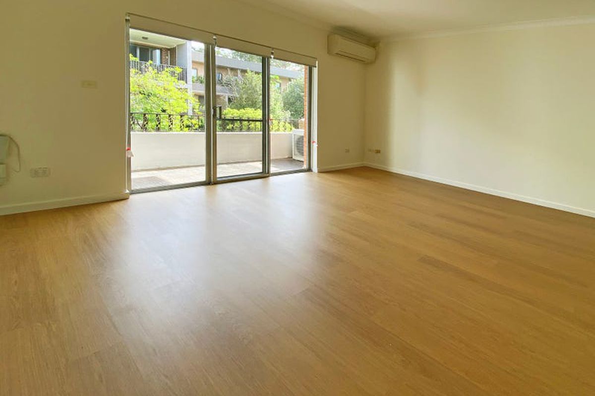 13 / 117 The Crescent, Homebush West