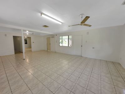 345 Midge Point Road, Bloomsbury