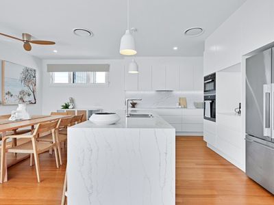 2 Leo Crescent, Alexandra Headland