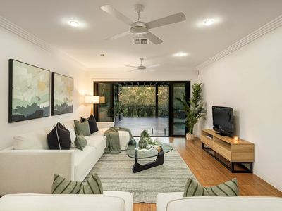 6 Scenery Court, Brookwater