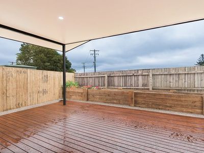 2 Sommerset Drive , Atherton