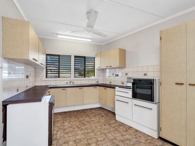 120 Mcleod Street, Cairns City
