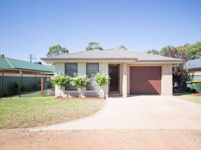 8 Glenshee Close, Dubbo