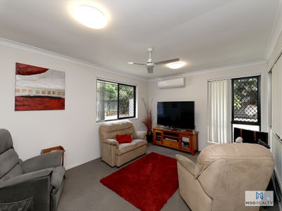 6 Eric Drive, Blackstone