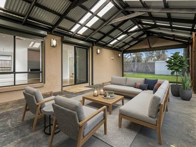 12 Lady Penrhyn Cl, Cranbourne West
