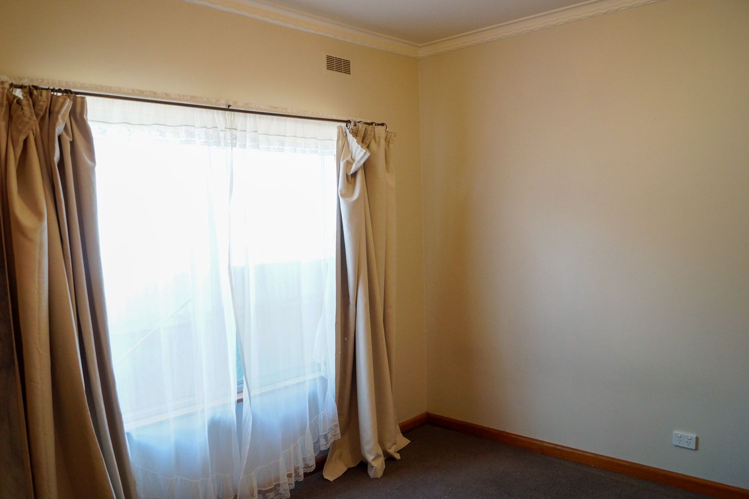 18 Howard Street, Horsham