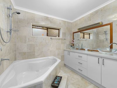 155 Mount Ommaney Drive, Jindalee