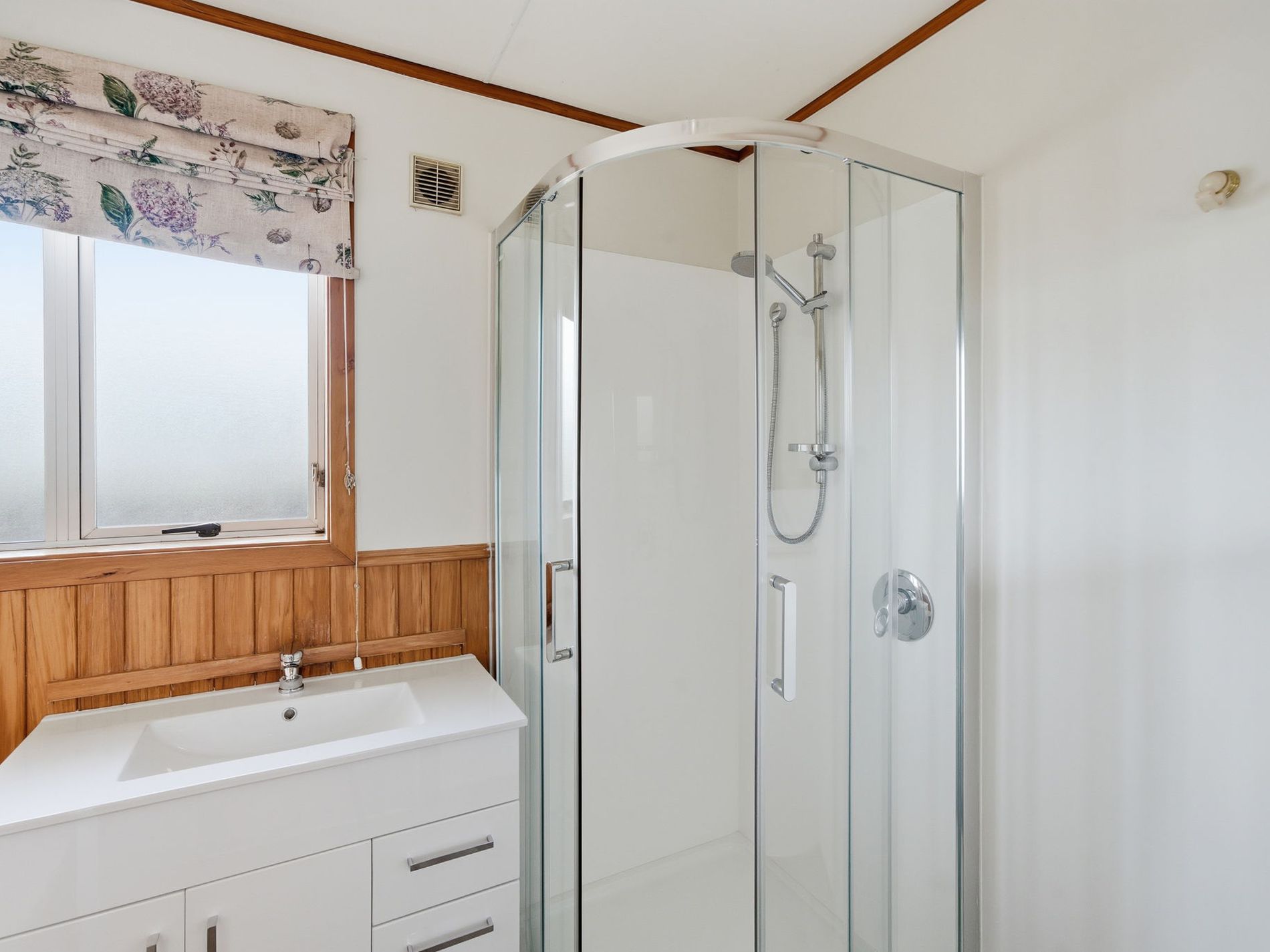 15 Wychwood Crescent, Bishopdale