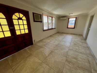 6 Banks Road, Busby
