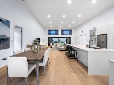 2 Letitia Close, Wakerley