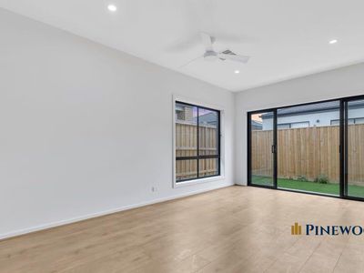 8 Uttar Way, Rockbank