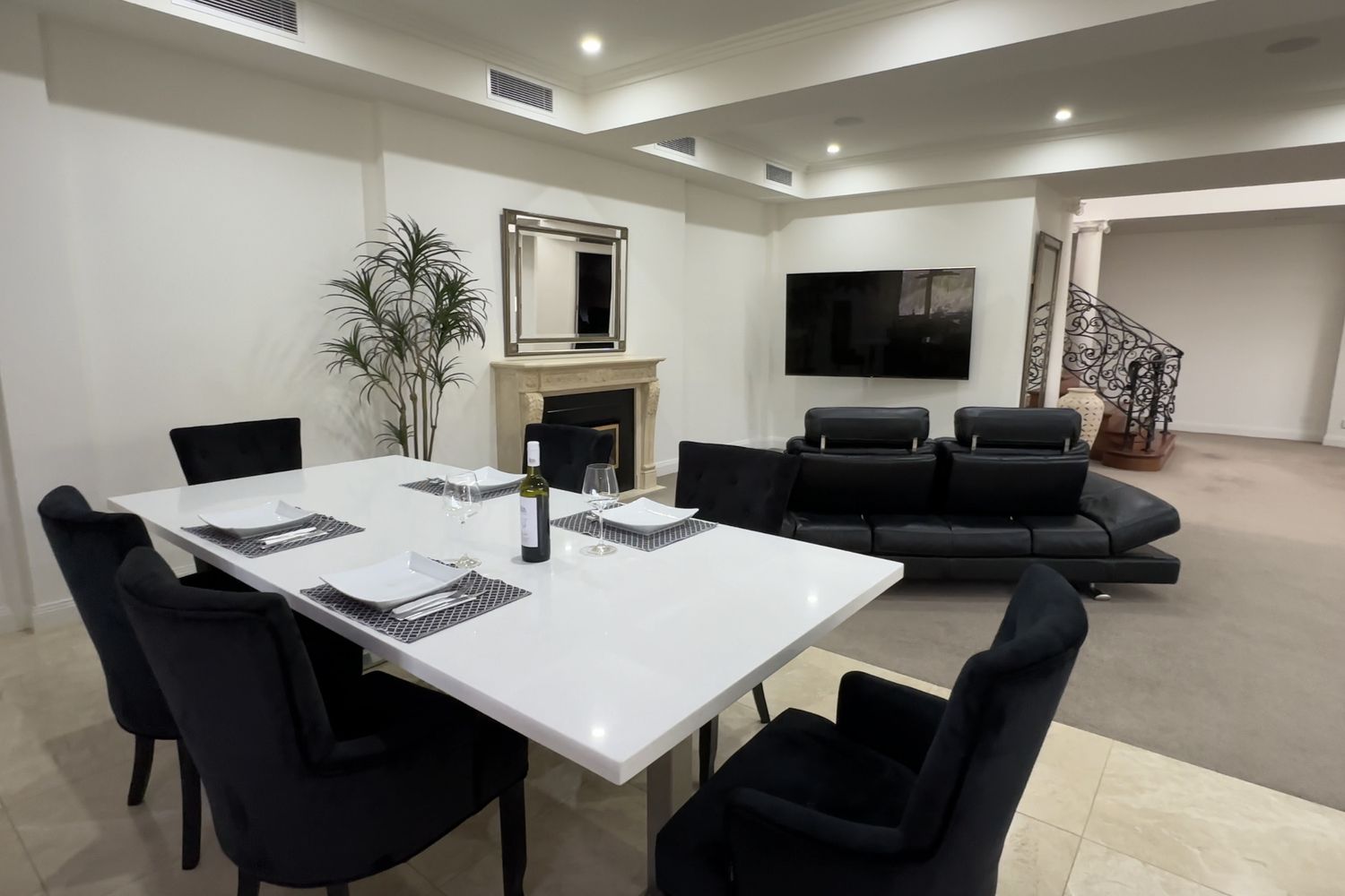 145 Barnes Boulevard, Horsham