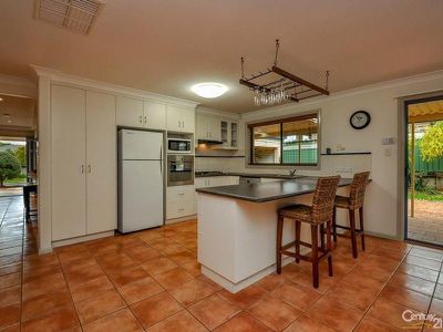 24 Pinehurst Avenue, Dubbo