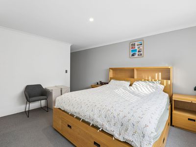 12 Roebuck Boulevard, Eglinton