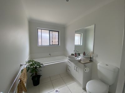 1 O'Connell Pde, Urraween