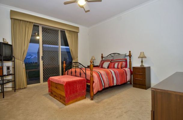 5 The Ridge, Oaklands Junction