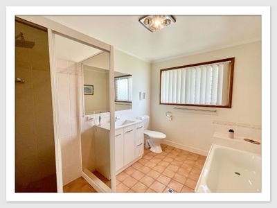 11 King Arthur Court, Urangan