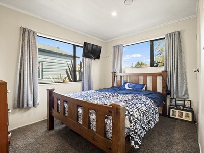 19 Kennard Crescent, Karitane