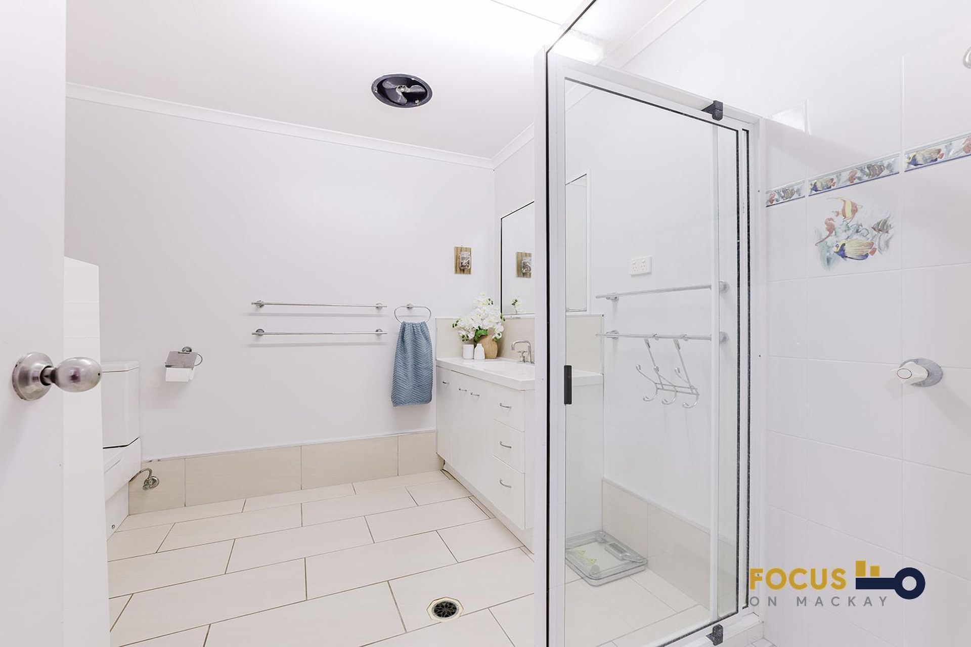 220 Miran Khan Dve, Armstrong Beach