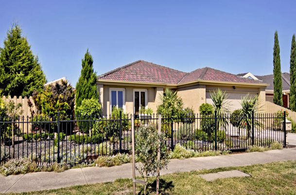 34 Cambridge crescent, Roxburgh Park