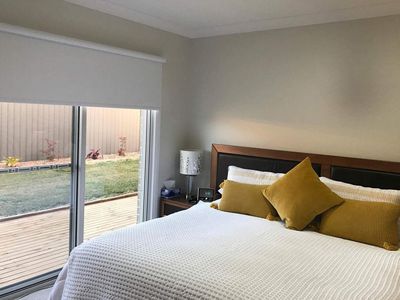 33 Brushgrove Circuit, Calderwood