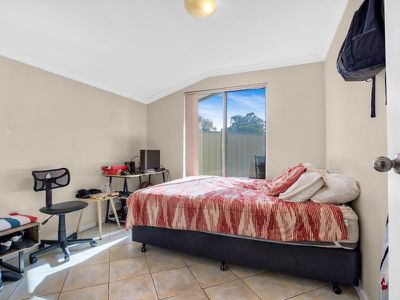 8 Stevington Street, Kelmscott