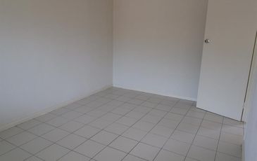 9 / 16 Barber Ave, Eastlakes
