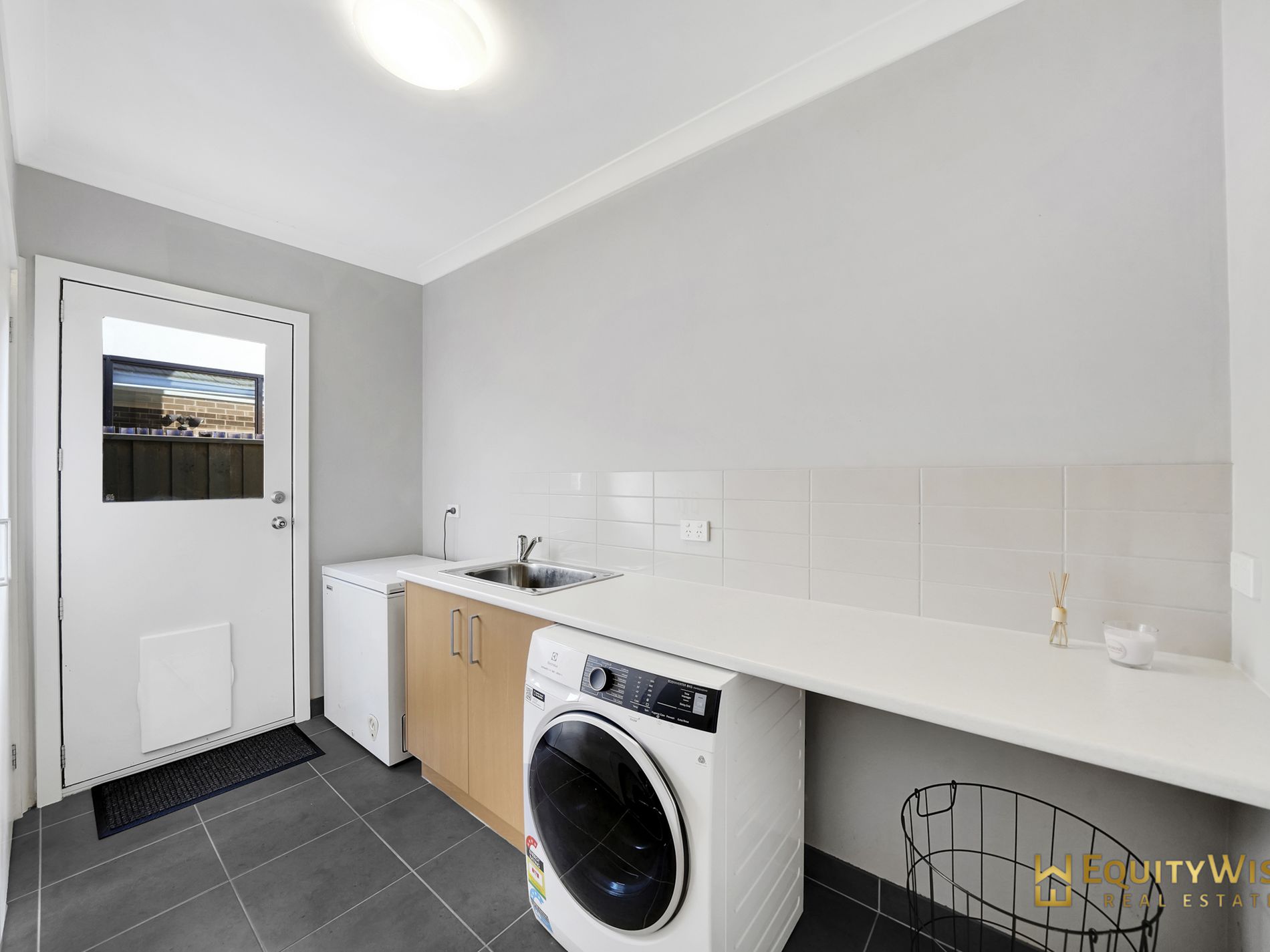 40 Holyoake Parade, Manor Lakes