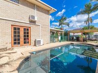 4 / 6 Autumn Close, Calamvale